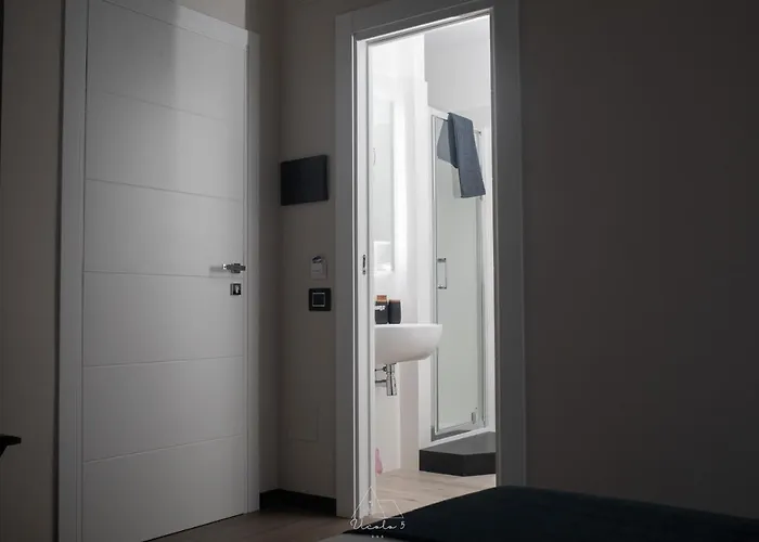 Vicolo 5 Bed and Breakfast Σαλέρνο